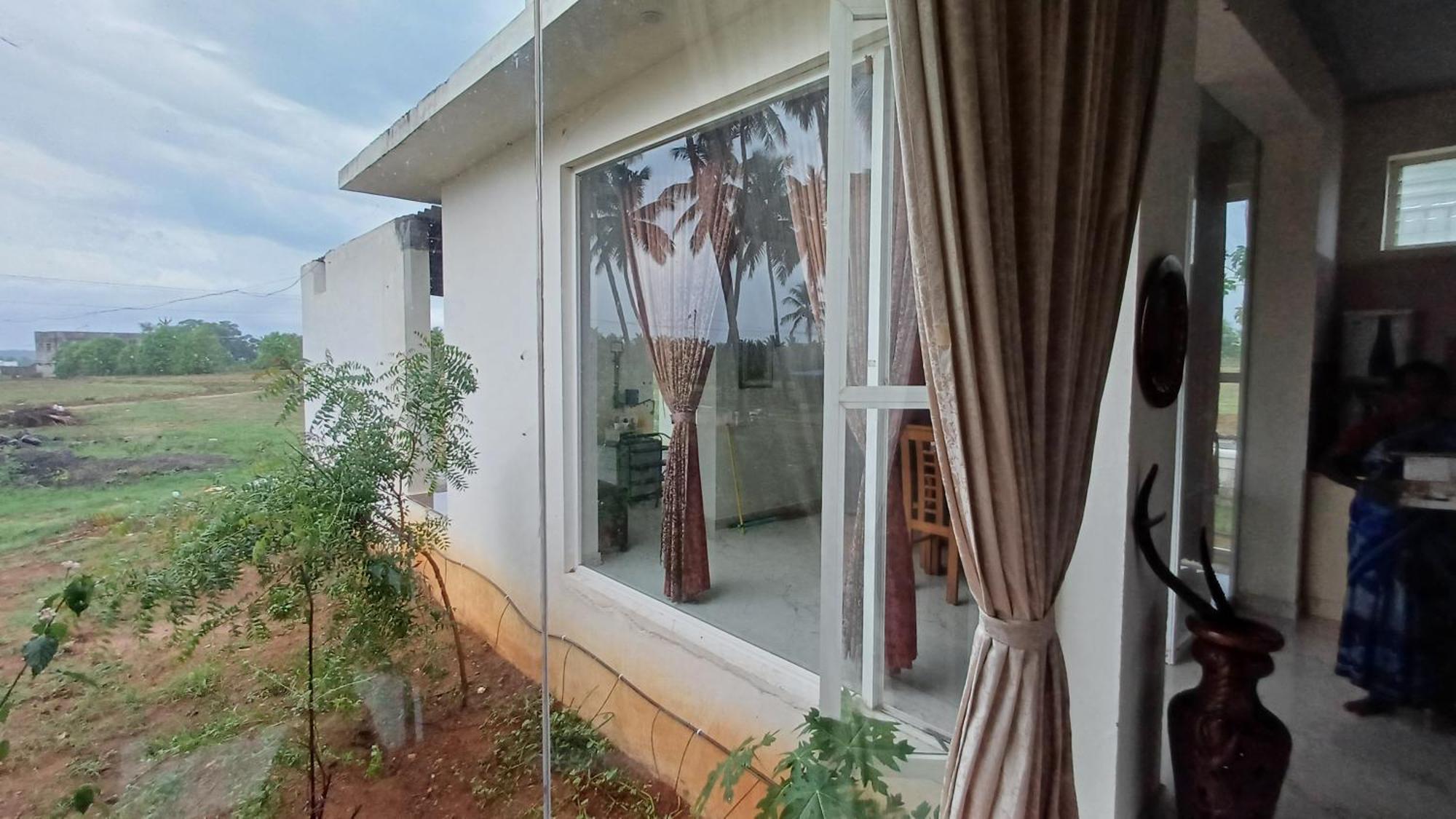 Shi'S Unique & Private 180 Degree Glass House In Pollachi Pollāchi Exterior foto